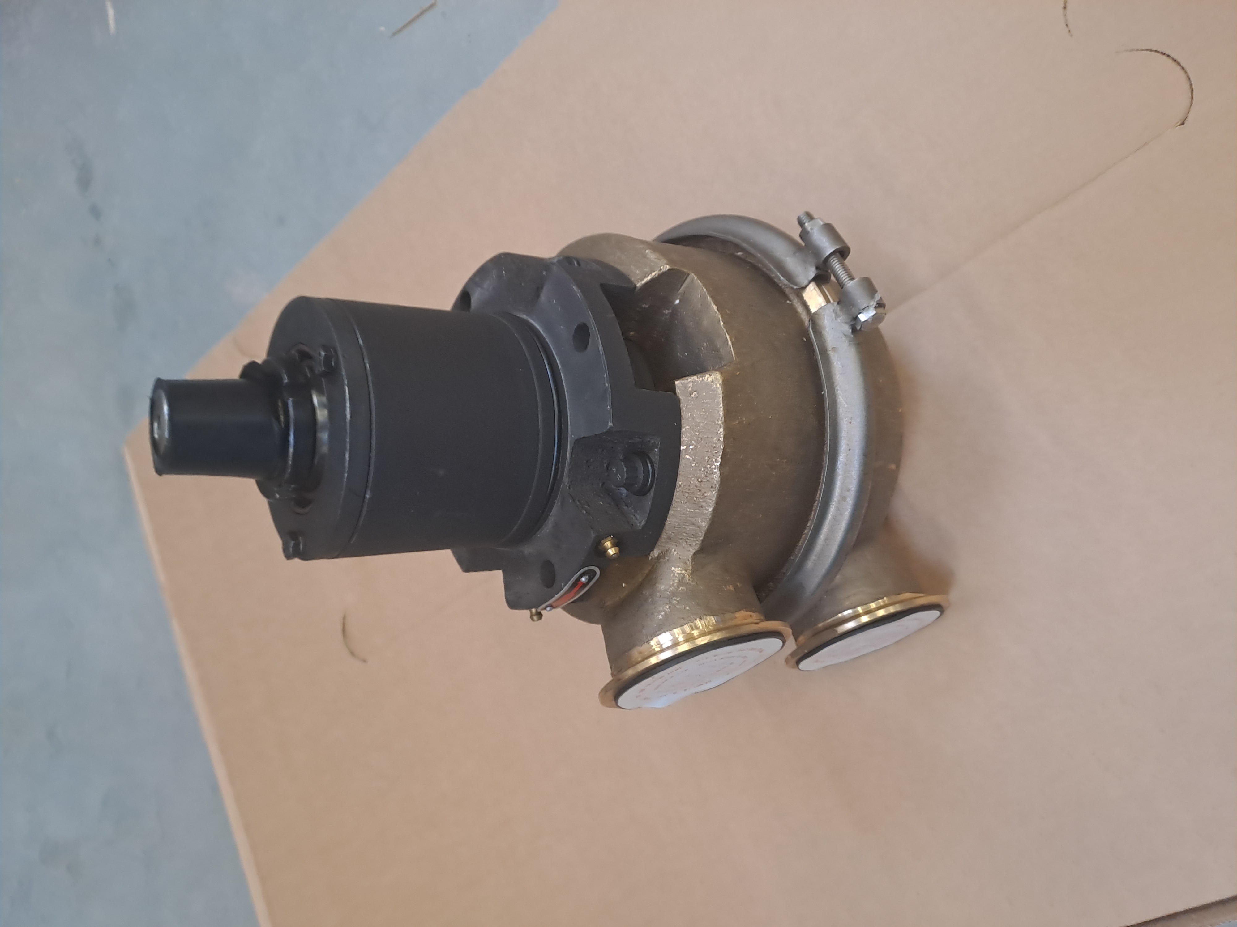 Cummins CUMMINS - Sea Water Pump (NEW) OEM part number CUMMINS PN 3074540 new spare part available in stock Netherlands